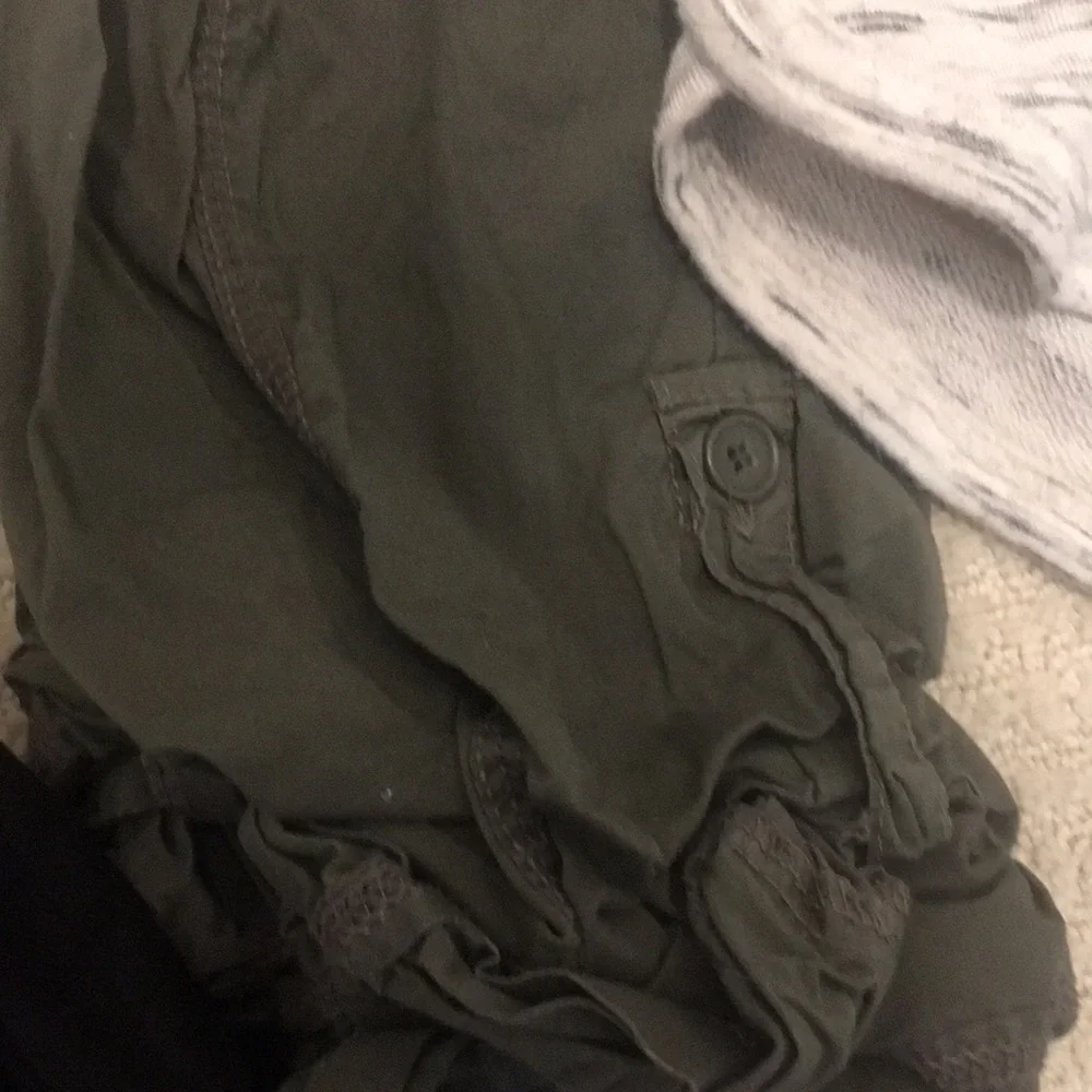 Maternity bottom bundle - Picture 4 of 7